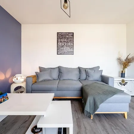 Apartment Beautiful T2 - Parking And Close To The Centre And *